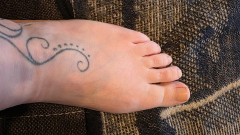 Hier etwas für meine Fetischisten von euch. Ich habe mal meine Füße für Euch in eine eigenen Galerie gestellt