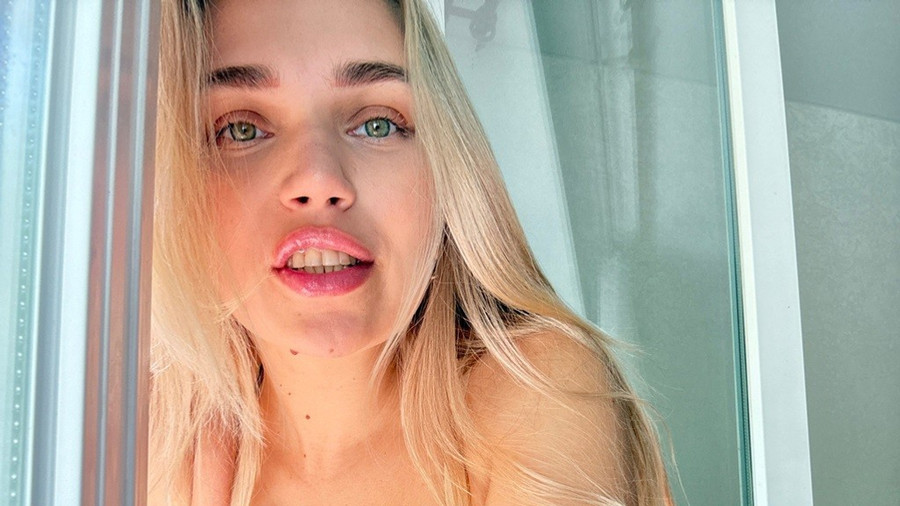 G***er Anblick, nur in Dessous