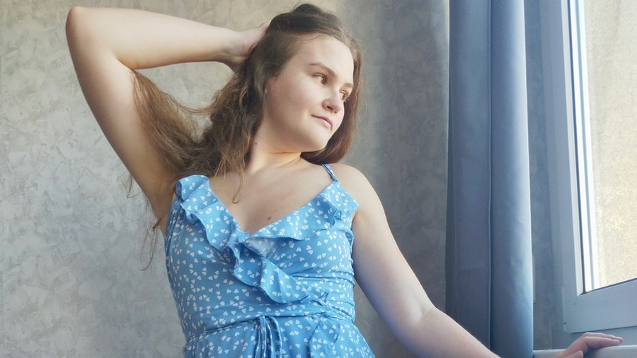 Im blauen Sommerkleid,