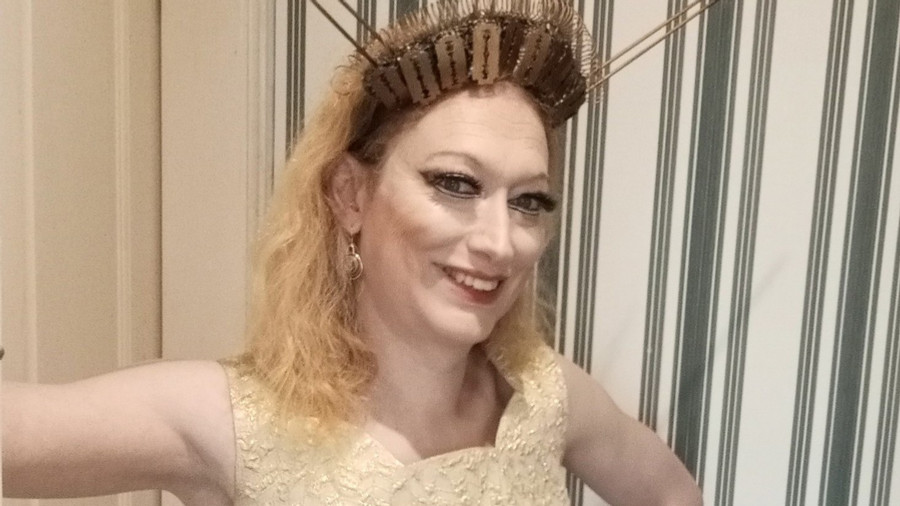 Wie gefällt dir mein Kopfschmuck ?