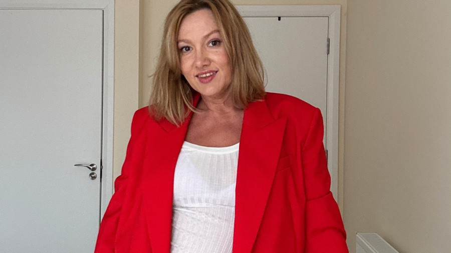 Lady in Rot