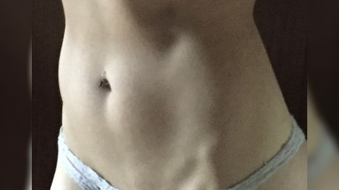 Heißer Körper, schöne Brüste. Mein schöner Körper wartet auf dich !