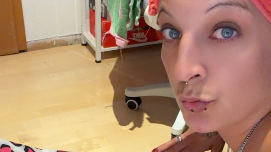 Nackt gelieben