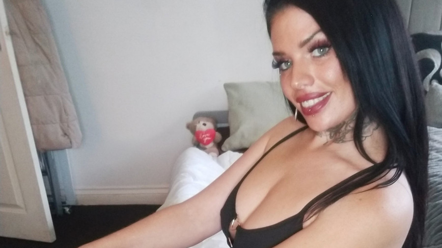 Ich hoffe die Nähte halten!!!