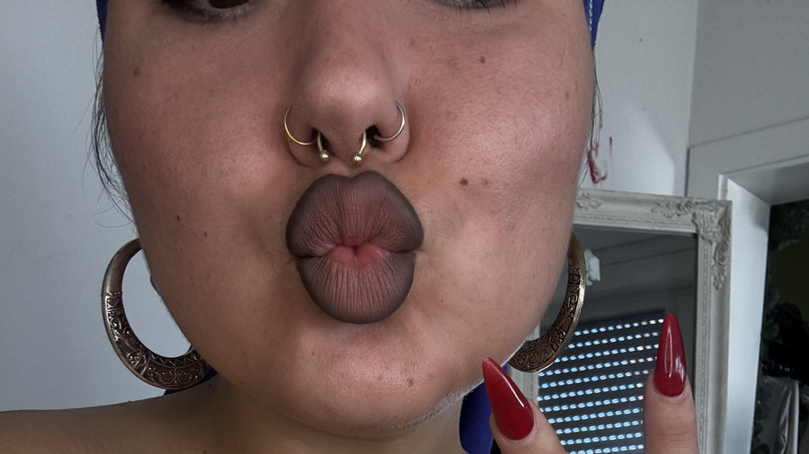 Traust du dich mich ganz zu sehen?