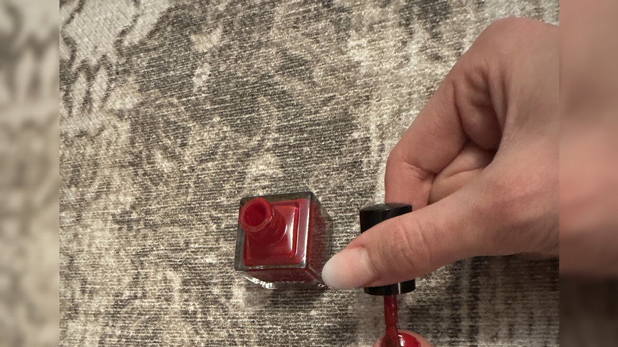 Roter Nagellack