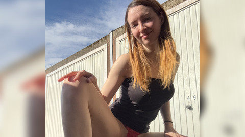 Hier kannst du mich sowohl im Auto als auch Draußen nackt genießen. Ich hatte auch meinen Vibrato dabei, den ich mir an meine geile Pussy gehalten haben.