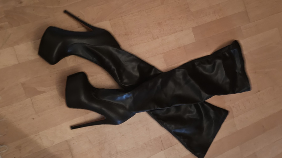 Overknee Stiefel und mehr..