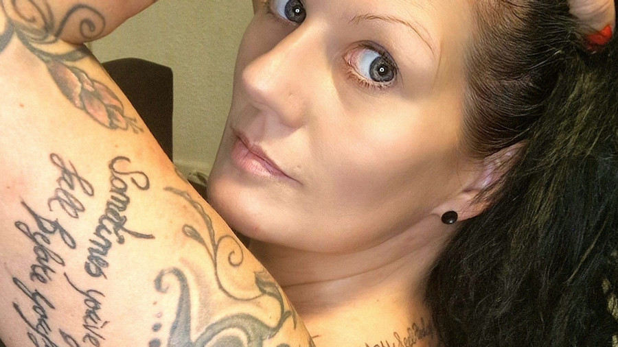 Hier seht ihr mich wie Gott mich Schuff! Nackt