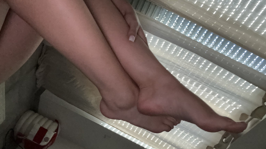 Aleyna’s heiße Füße, Sohlen, Zehen & mehr..