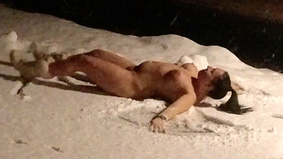 nackt im Schnee - Schneengel