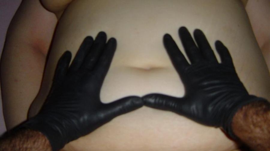 Schwarze Latexhandschuhe M***hi