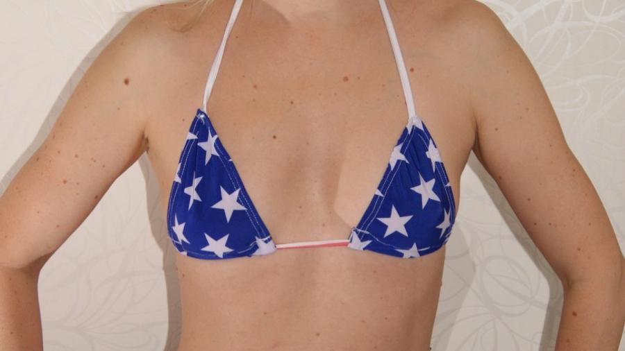 Alina und Christina in US Flag Bikini