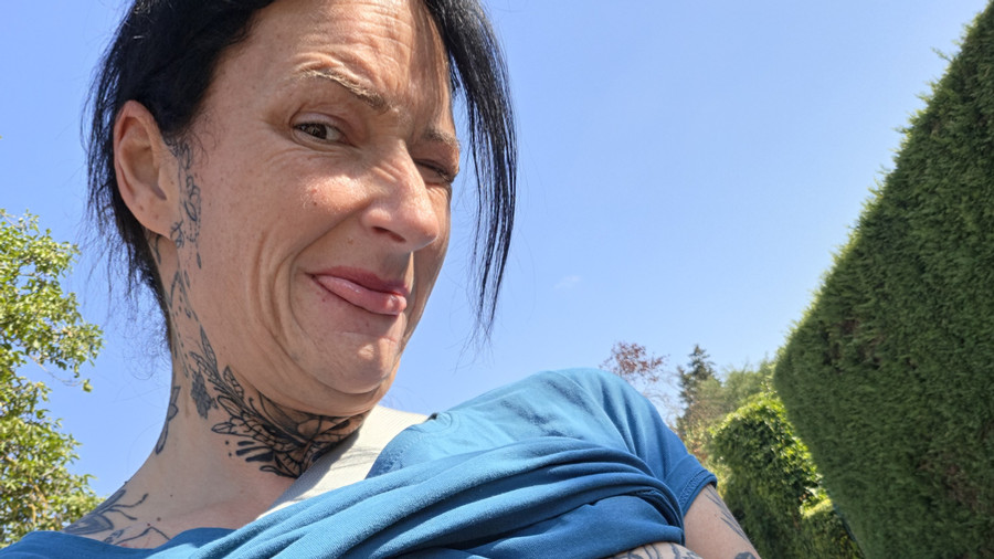 P**sende Piercing P***y