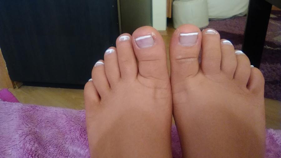 Do you like feet? I like ti too:))