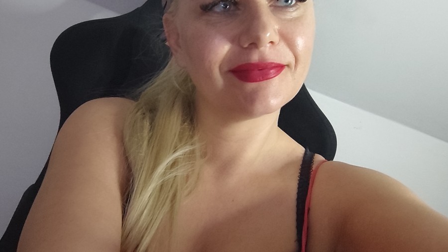 HornyVicky