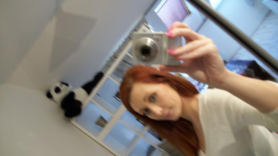 Hi guys, I`m the h***y redhead.