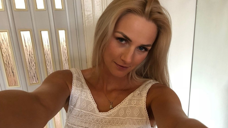 N**s und f****t, ich spiele mit meiner M***hi!!!!