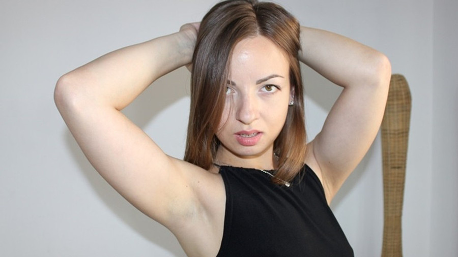 Ich benutze meine Spielzeuge auch o**l !