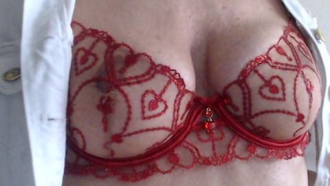 Frisch rasierte Strapsmaus