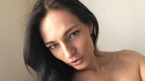 Eine Teilrasierte Muschi,
ein geiler Körper zum verwöhnen