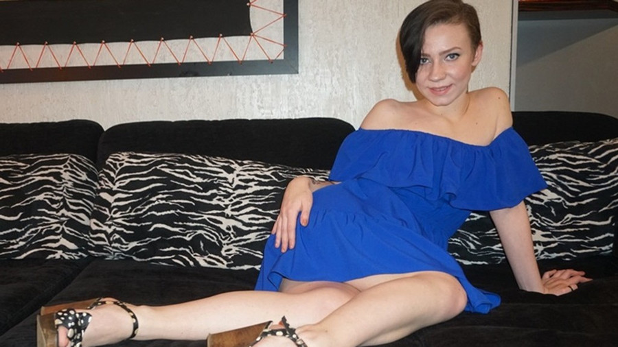 Willst du sehen was sich unter meinem Kleid versteckt?